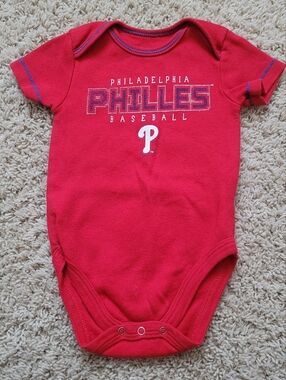MLB Baby Philadelphia Phillies Baseball Short Sleeve Onesie Red 3/6M